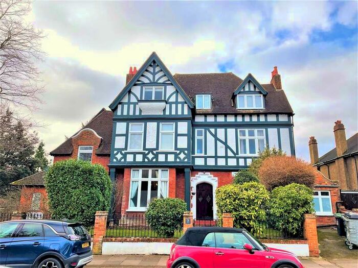 3 Bedroom Flat To Rent In Oaklands Road, Bromley, BR1