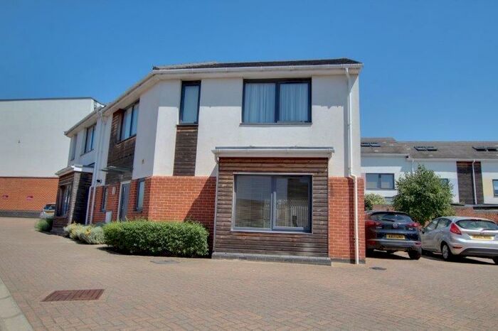 2 Bedroom Semi-Detached House To Rent In Broad Oak Lane, Colchester, CO4