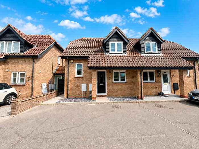 2 Bedroom Semi-Detached House For Sale In Rochford, Essex, SS4