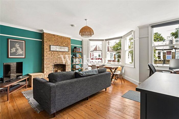 2 Bedroom Apartment For Sale In Dongola Road, London, N17