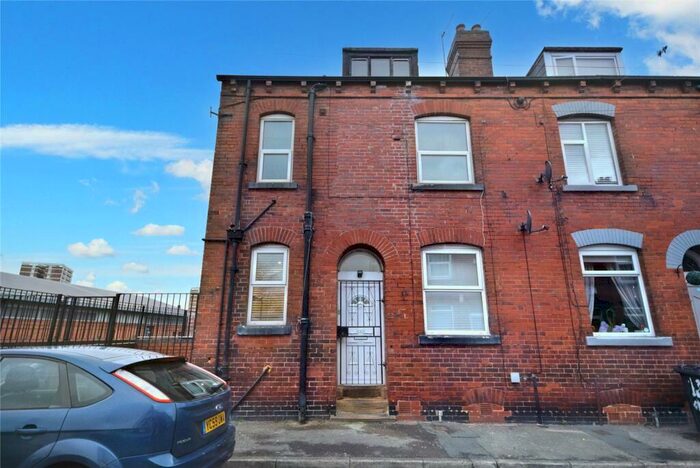 2 Bedroom Terraced House To Rent In Cedar Mount, Leeds, West Yorkshire, LS12