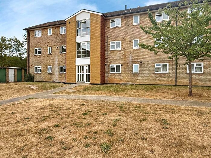 2 Bedroom Flat For Sale In Haymeads, Welwyn Garden City, Hertfordshire, AL8
