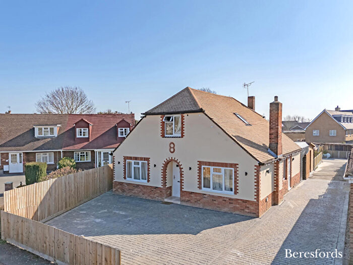 6 Bedroom Bungalow For Sale In All Saints Close, Chelmsford, CM1