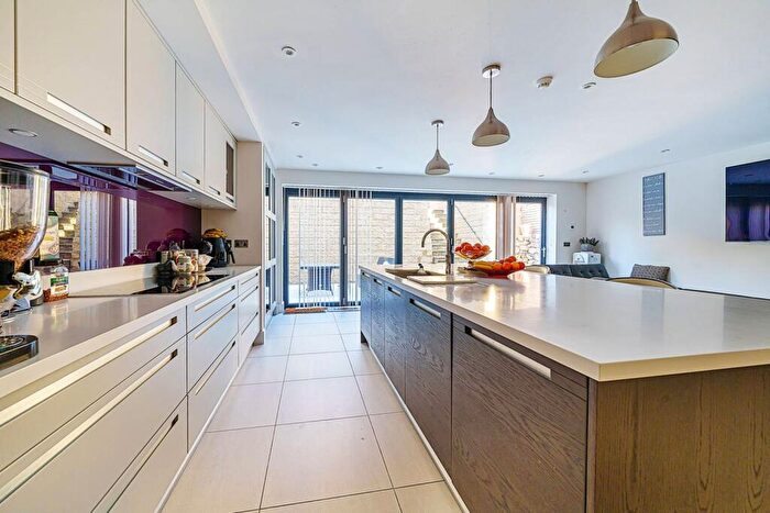 5 Bedroom Detached House For Sale In Woodlands Road, Bromley, BR1