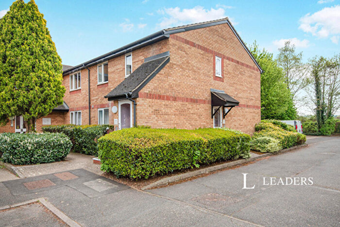 2 Bedroom Apartment To Rent In Talisman Street, Hitchin, SG4