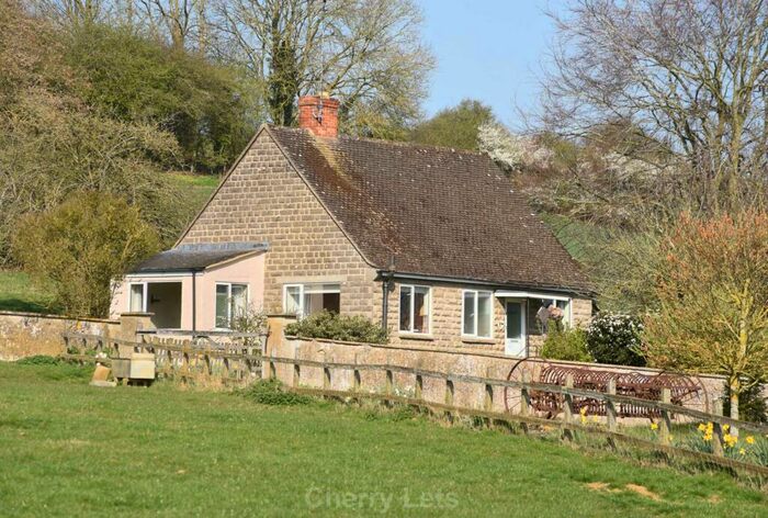 2 Bedroom Cottage To Rent In Iron Down Hill, OX15