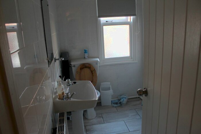 6 Bedroom Terraced House To Rent In Balfour Road, Nottingham, NG7
