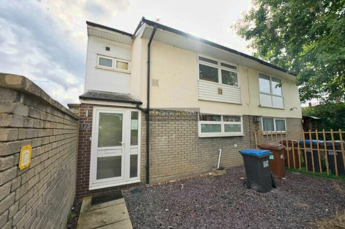 3 Bedroom Semi-Detached House To Rent In Travellers Lane, Hatfield, AL10