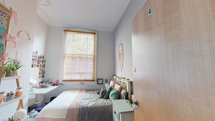 6 Bedroom Semi-Detached House To Rent In Mansfield Road, Nottingham, NG1