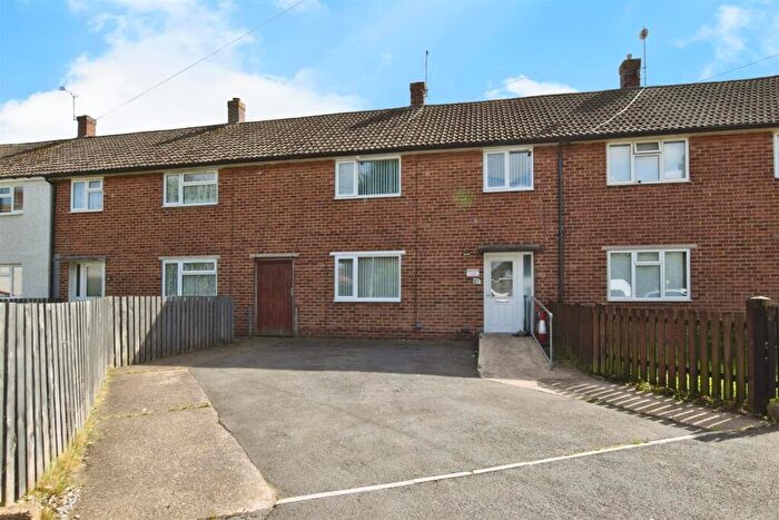 3 Bedroom Terraced House For Sale In Stannington Drive, Longhill, Hull, HU8