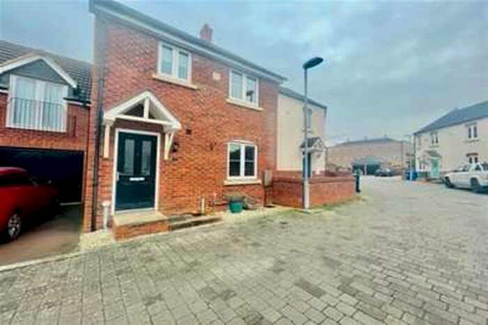 3 Bedroom House To Rent In Linden Close, Coopers Edge, GL3