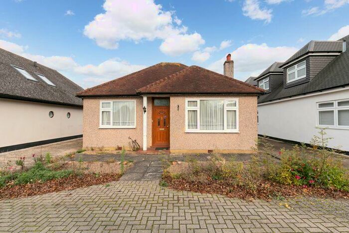 2 Bedroom Detached Bungalow To Rent In The Grove, Walton-On-Thames, KT12
