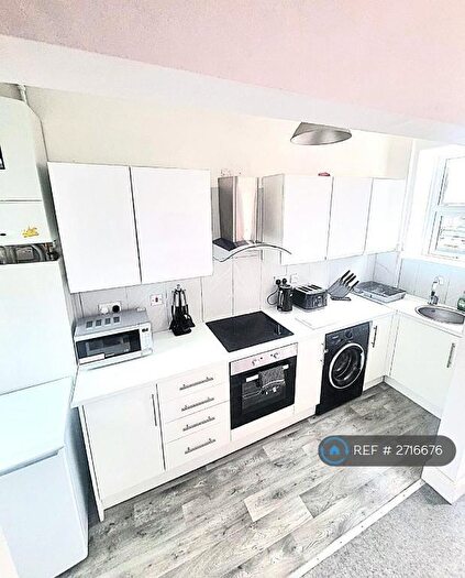 3 Bedroom Terraced House To Rent In Torr Street, Buxton, SK17