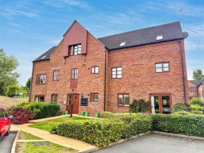 2 Bedroom Flat To Rent In Arden Mews, Tamworth, B78