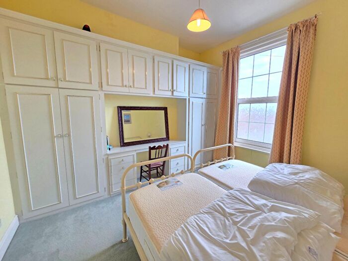 1 Bedroom Flat To Rent In Flat, Albion Road, Scarborough, YO11