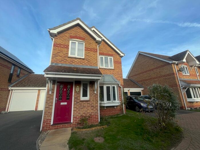3 Bedroom Detached House To Rent In Tumulus Way, Colchester, CO2