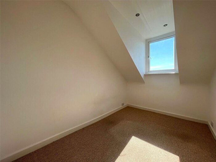 2 Bedroom Apartment For Sale In Wonford Road, Exeter, Devon, EX2