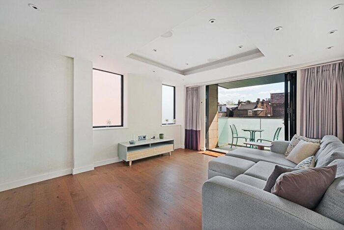 2 Bedroom Flat To Rent In Drayton Park, Highbury, N5