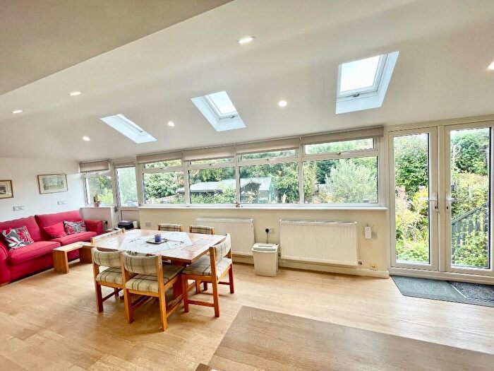 4 Bedroom Chalet For Sale In Leigh-On-Sea, Essex, SS9