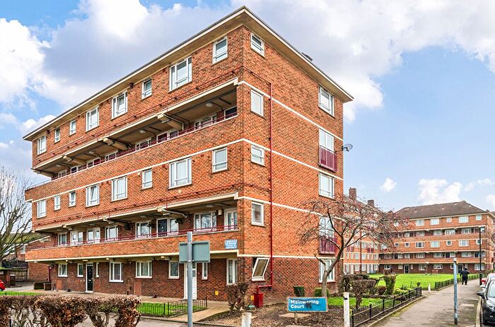 2 Bedroom Flat For Sale In Armfield Crescent, Mitcham, CR4