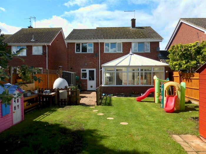 4 Bedroom Detached House For Sale In Orchard Close, Stilton, Peterborough, PE7