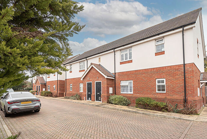 2 Bedroom Apartment For Sale In Millstone Way, Harpenden, Hertfordshire, AL5