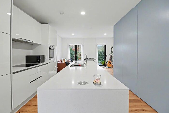 3 Bedroom Town House For Sale In Senior Lane, Salford, M3