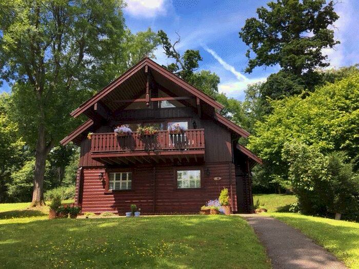 2 Bedroom Detached House To Rent In Harleyford Marlow, SL7