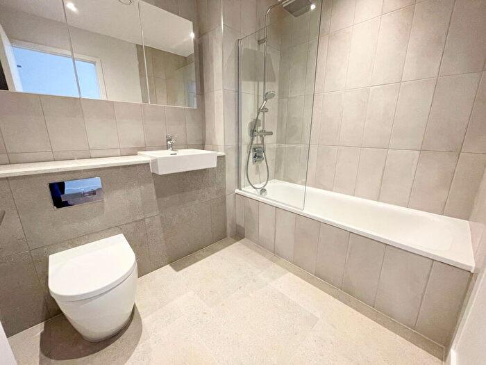 2 Bedroom Apartment To Rent In Park View, Victoria Riverside, Dantzic Street, Manchester, M4