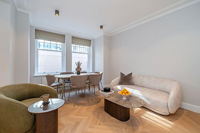3 Bedroom Flat To Rent In Hamlet Gardens, King Street London, W6