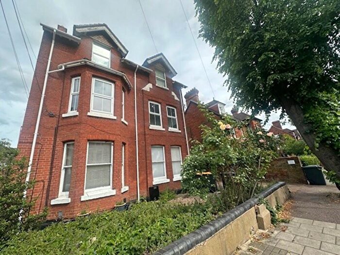 Apartment To Rent In Chaucer Road, Bedford, MK40