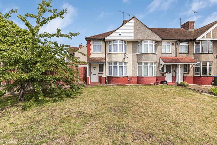 3 Bedroom End Of Terrace House For Sale In Harcourt Avenue, Sidcup, DA15