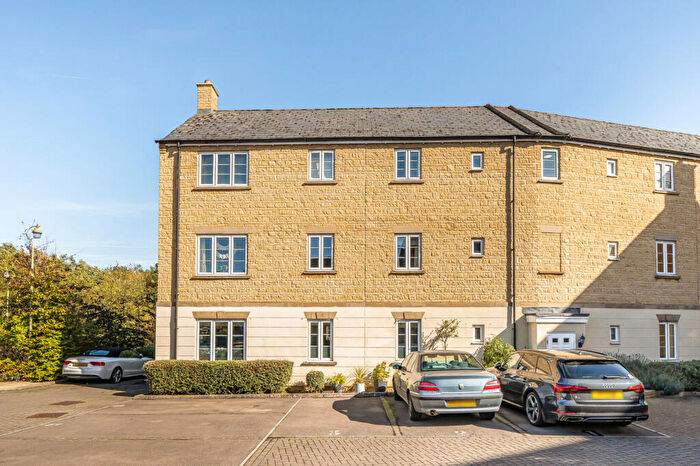 2 Bedroom Apartment For Sale In Madley Brook Lane, Witney, OX28