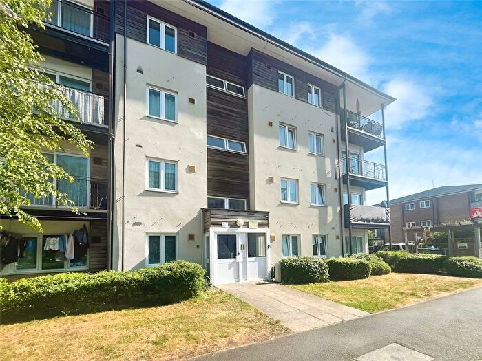 2 Bedroom Flat To Rent In Blackburn Way, Hounslow, TW4