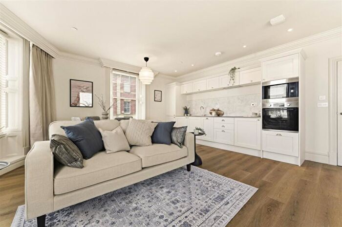 2 Bedroom Flat To Rent In Bute Street, Cardiff Bay, Cardiff, CF10