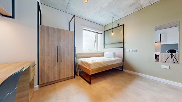 Studio To Rent In Ruby Street, London, SE15