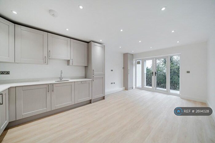 1 Bedroom Flat To Rent In West Hill, South Croydon, CR2