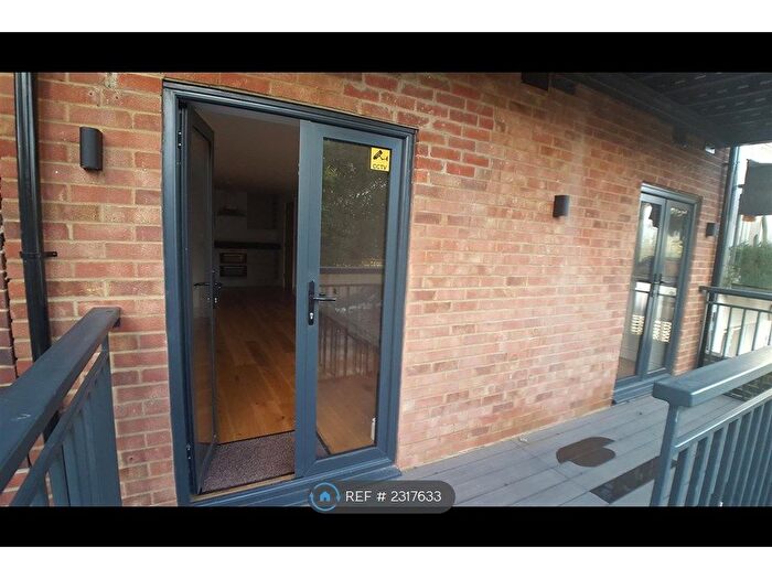 2 Bedroom Flat To Rent In Addington Road, South Croydon, CR2