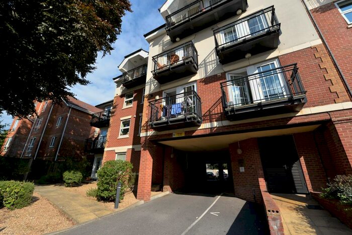 2 Bedroom Flat To Rent In Hill Lane, Southampton, SO15
