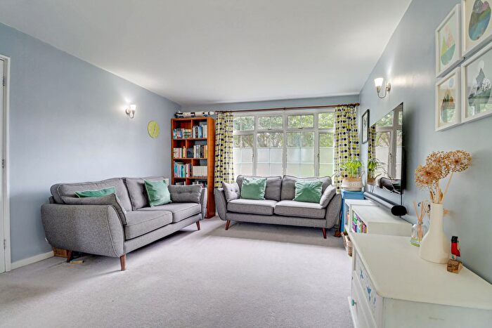 3 Bedroom Terraced House For Sale In Sherwoods Rise, Harpenden, Hertfordshire, AL5