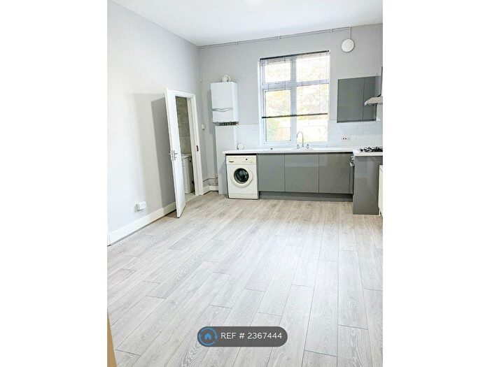 1 Bedroom Flat To Rent In Brook Street, Luton, LU3