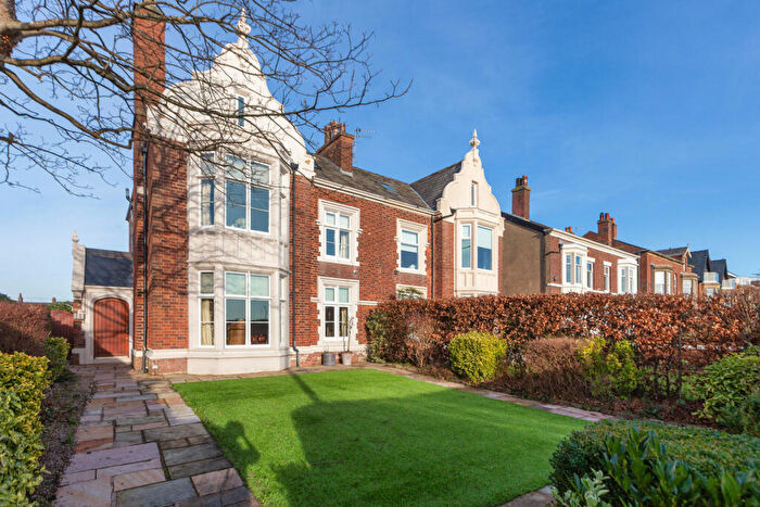 4 Bedroom Semi Detached House For Sale In East Beach, Lytham St. Annes, FY8