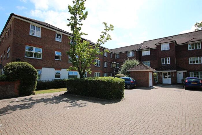1 Bedroom Flat For Sale In North Parade, Horsham, RH12