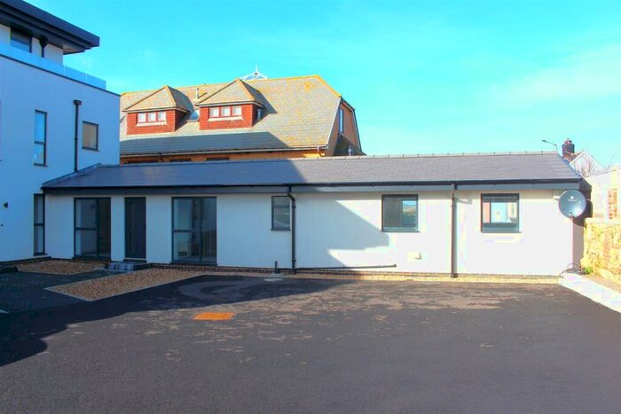 2 Bedroom Detached Bungalow To Rent In Claremont Road, Seaford, BN25