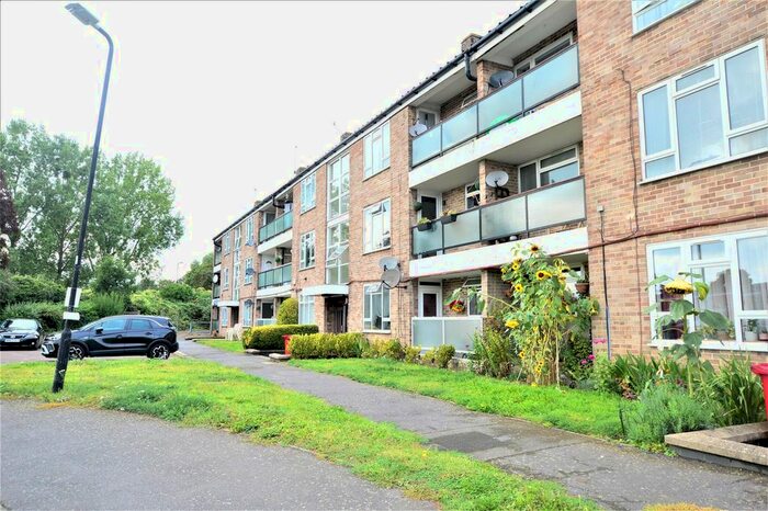 2 Bedroom Flat To Rent In Maryside, Langley, Slough, SL3