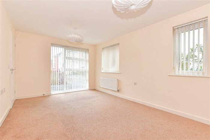 3 Bedroom Detached House For Sale In Beauchamp Drive, Newport, Isle Of Wight, PO30