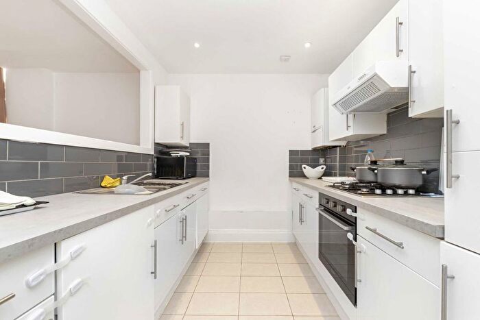 2 Bedroom Flat To Rent In Mare Street, Hackney Central, E8