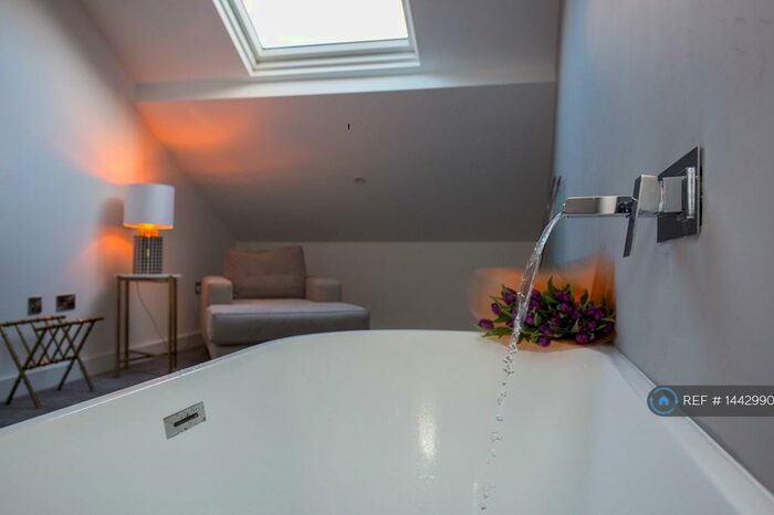 2 Bedroom Flat To Rent In Berkeley Court, Doncaster, DN1