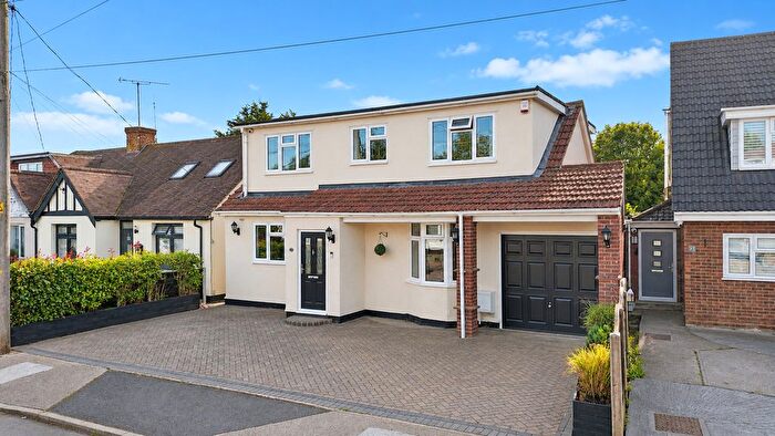 4 Bedroom Detached House For Sale In Park Road, Thundersley, SS7