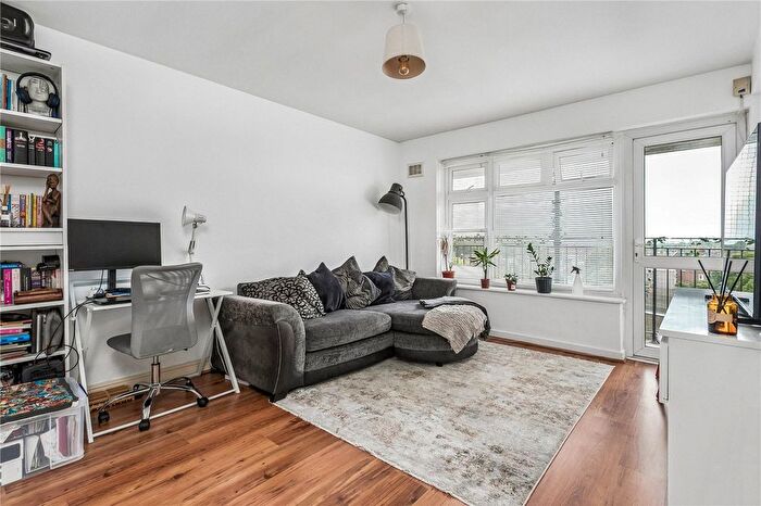 1 Bedroom Flat For Sale In Yoakley Road, London, N16